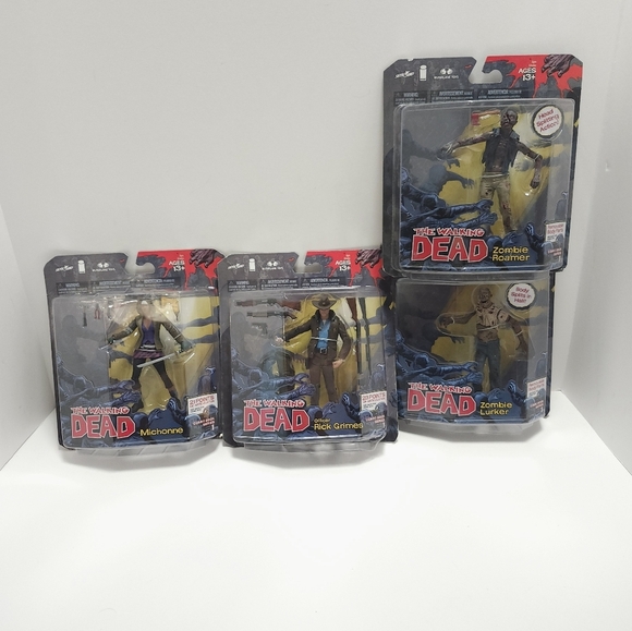 McFarlane The Walking Dead Comic Book Series 1 Action Figure lot of 4 New - Picture 1 of 9